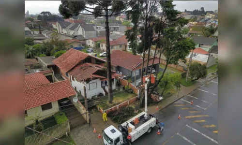 
							Chuvas danificam 3.920 casas e afetam 13.029 pessoas no Paraná
						
						