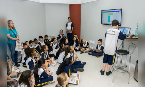 
							Alunos de Arapongas visitam redação do jornal Tribuna do Norte
						
						