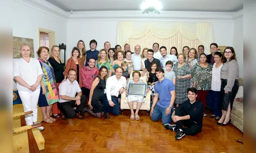 Pioneira recebe título de Cidadã Honorária de Apucarana