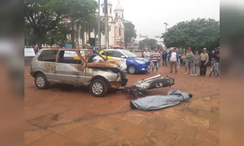 
							Simulação de acidente chama a atenção no centro de Arapongas; veja o vídeo
						
						