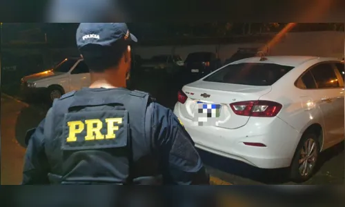 
							PRF prende homicida com 155 Kg de maconha em Apucarana
						
						