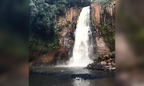 Com mais de 70 cachoeiras, Faxinal atrai turistas que buscam repouso e aventura