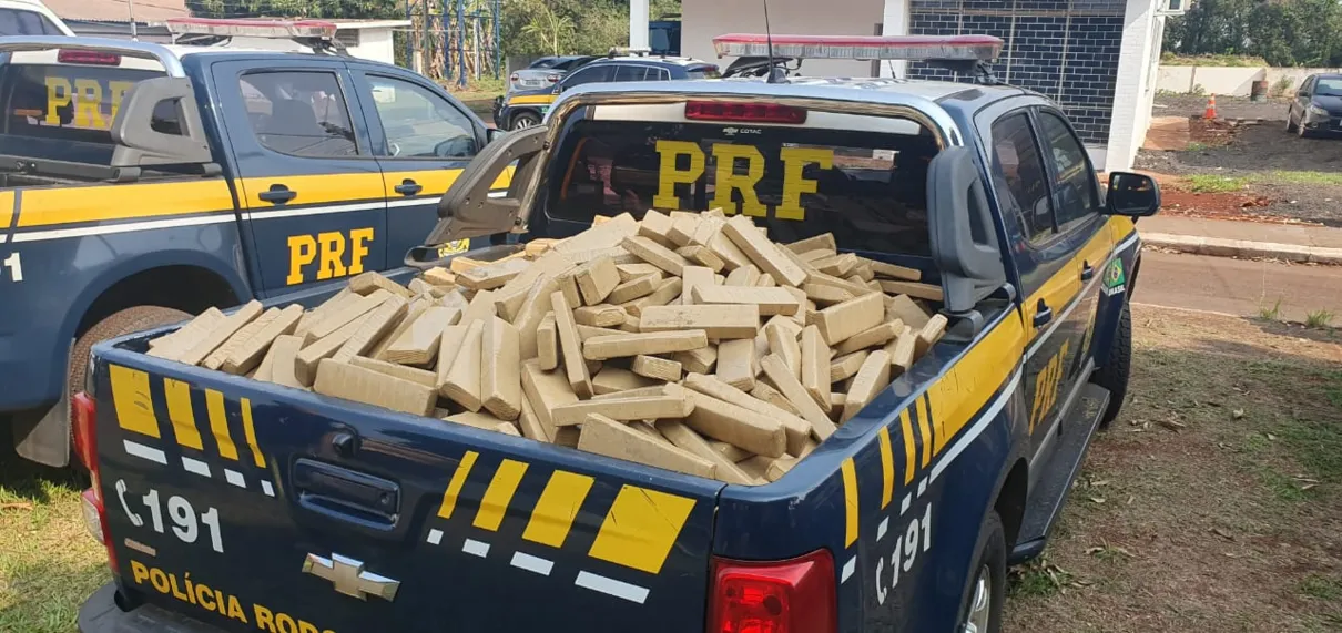 PRF apreende mais de 500 kg de maconha em Cambé; droga seria levada para São Paulo