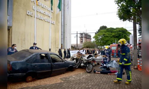 
							Simulação de acidente encerra Semana Nacional do Trânsito em Arapongas
						
						