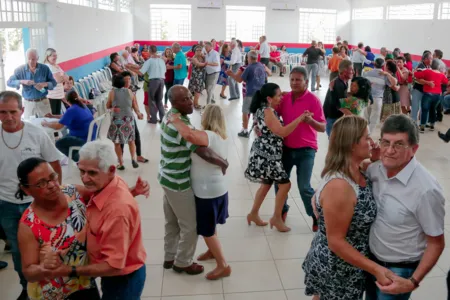 Idosos recebem atenção especializada em Apucarana