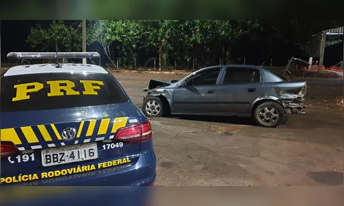 Após 20 km de fuga, PRF apreende no Paraná 29 pistolas que iriam para o RJ