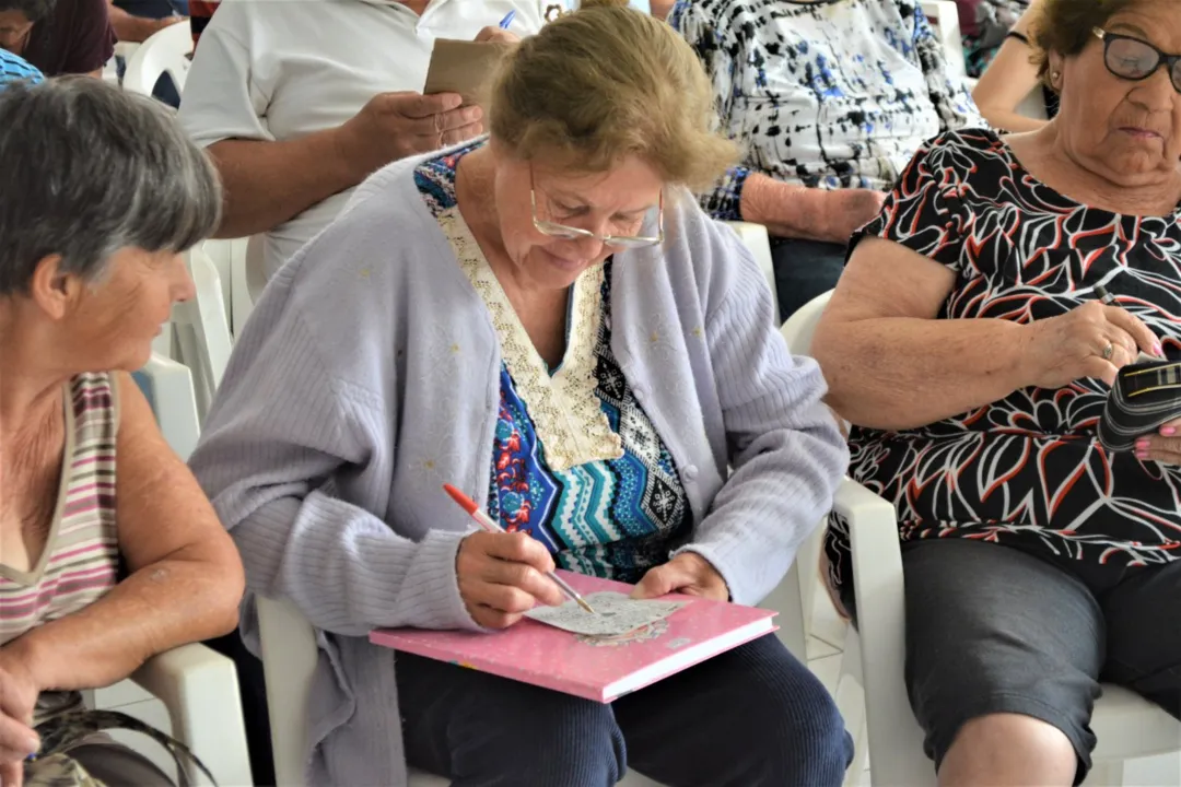 CRAS Del Condor promove bingo comemorativo aos idosos
