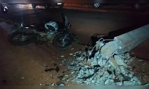 Motociclista bate em poste e fica gravemente ferido em Cambé