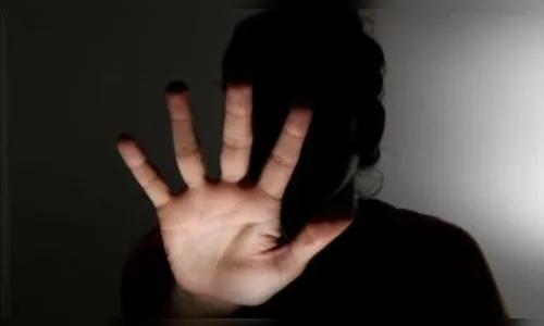 Homem passa a mão nas partes íntimas de criança que brincava em Apucarana 