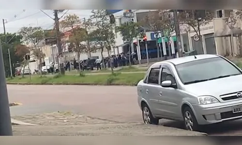 Tiroteio durante assalto a banco em Curitiba assusta moradores e mobiliza mais de 100 policias; veja o vídeo