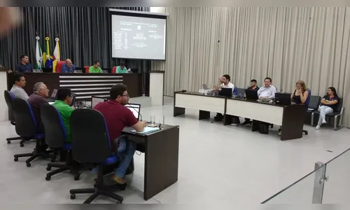 Projeto proíbe carretas sem cavalo mecânico estacionadas em ruas de Apucarana