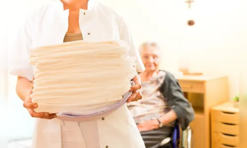 Semas orienta sobre distribuição de fraldas geriátricas através do Programa Farmácia Popular do Brasil