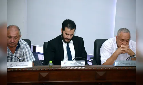 Câmara de Arapongas arquiva relatório de CEI que investiga vereador