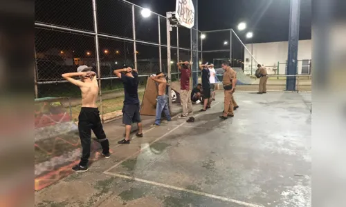 
							PM de Apucarana realiza operação no centro e nos bairros da cidade 
						
						