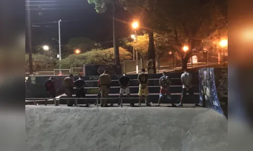 
							PM de Apucarana realiza operação no centro e nos bairros da cidade 
						
						