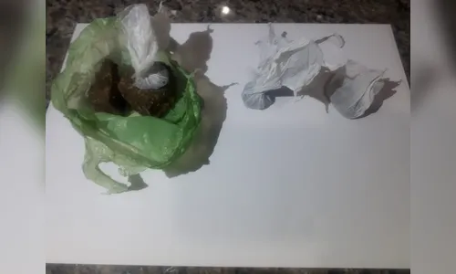 Jovem é preso com drogas na Praça 28 de Janeiro em Apucarana