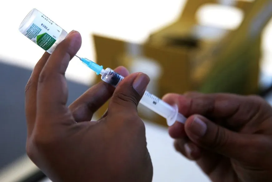 Secretaria desmente fake news sobre vacinação “drive thru” em Aricanduva