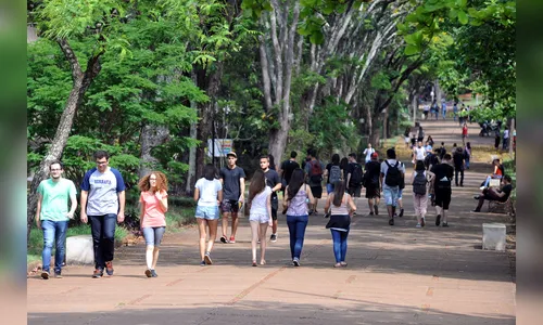 UEL completa 48 anos com quase 80 mil profissionais formados