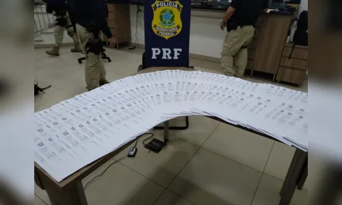 
							PRF apreende ônibus argentino com mais de R$ 28 mil em multas por excesso de velocidade na BR-277
						
						