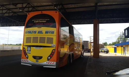 PRF apreende ônibus argentino com mais de R$ 28 mil em multas por excesso de velocidade na BR-277