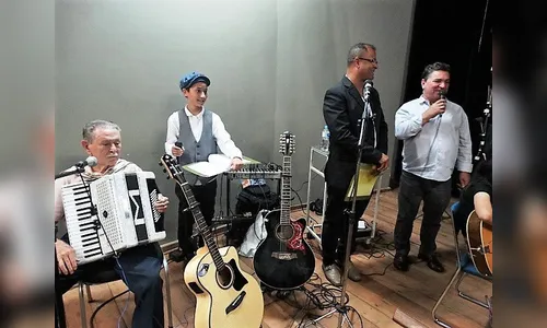 Prefeito prestigia evento que retrata historia de Arapongas