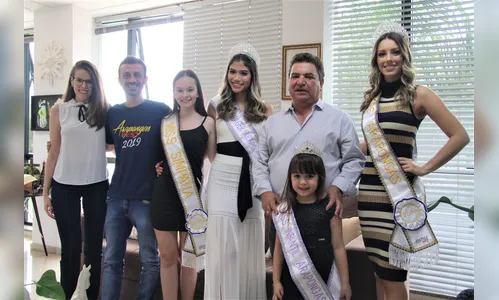 Vencedoras de Concurso de Beleza visitam prefeito