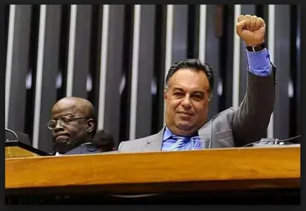 TRF-4 confirma segunda condenação de André Vargas na Lava-Jato
