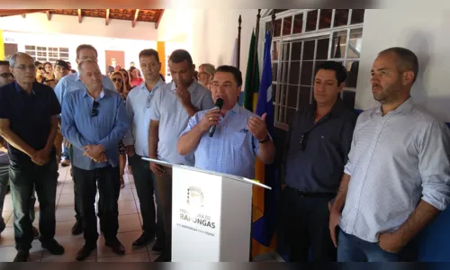 
							Arapongas inaugura pacote de obras no aniversário de 72 anos
						
						