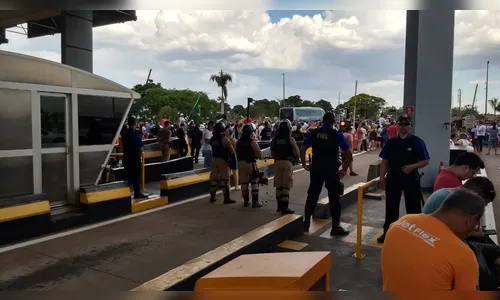 Usuários protestam na praça de pedágio da BR-369