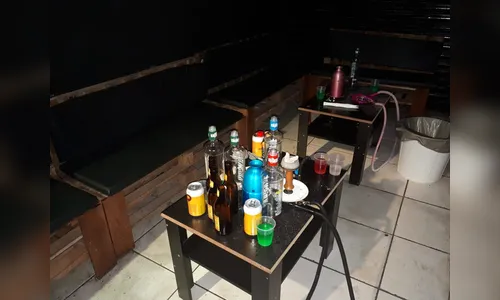 Dono de tabacaria é preso por vender bebidas alcoólicas para adolescentes em Apucarana