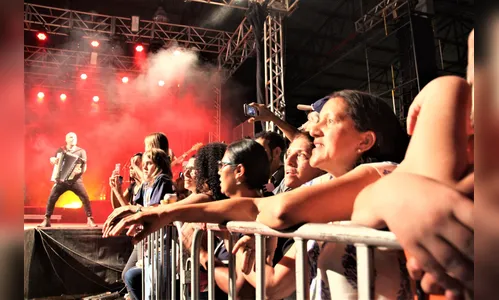 Arapongas Fest supera expectativa de público e na arrecadação de alimentos