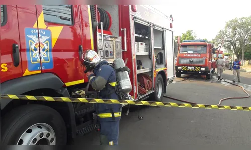 Incêndio em residência mobiliza bombeiros no Jd. São Pedro; veja o vídeo