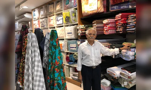 Mais de 53 anos atendendo pessoas; conheça a história do vendedor de 68 anos que não quer parar de trabalhar