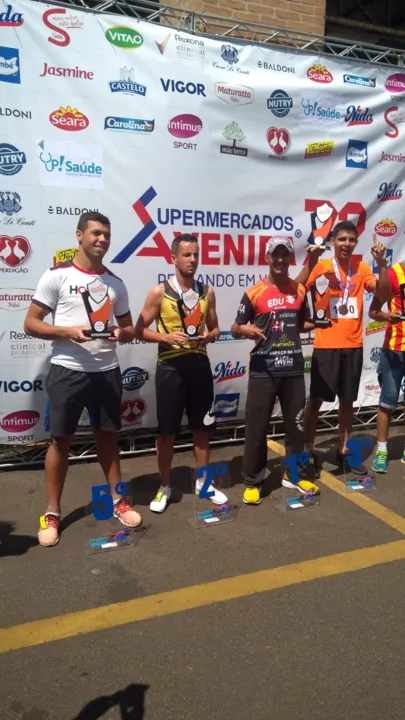 Atleta de Apucarana vence prova em São Paulo; equipe Pé Vermelho também é destaque 