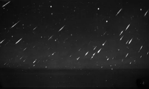 Madrugada de segunda terá chuva de meteoros de 'restos' do Cometa Halley; saiba como ver