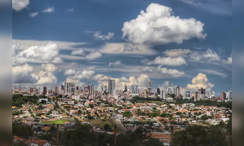 Atividade econômica cai 28,8% no Paraná entre março e abril