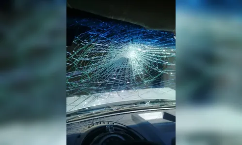 
						
							Motorista perde controle da direção e bate contra muro em Apucarana
						
						