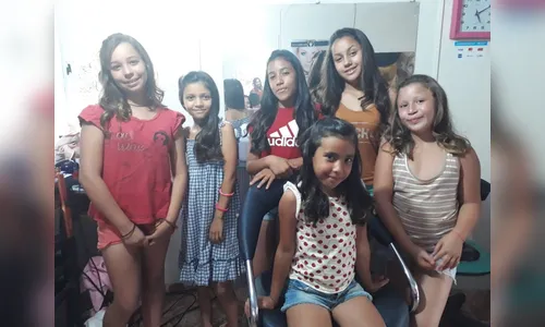 Cabeleireira de Marilândia atende meninas carentes
