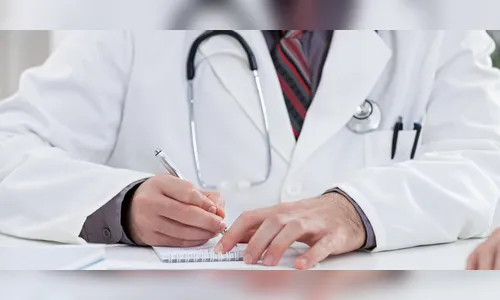 Médico é afastado após ser flagrado reutilizando materiais cirúrgicos em Maringá 