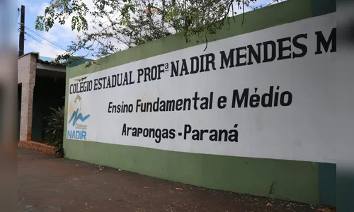 Polícia tenta identificar mulher que deixou feto em banheiro de colégio em Arapongas