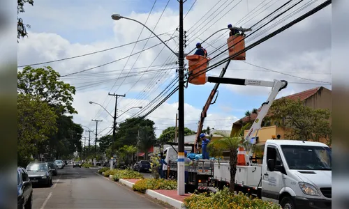 Avenida Siriema recebe instalação de lâmpadas de LED