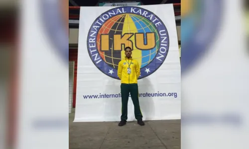 
						
							Atleta apucaranense conquista medalhas no Campeonato Mundial de Karatê
						
						