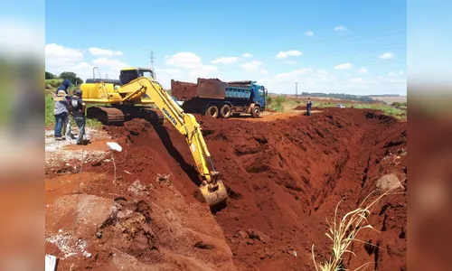 Usuários tentam impedir bloqueio do desvio do pedágio, em Arapongas