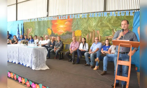 
							Apae de Jardim Alegre inaugura obras e recebe novos veículos
						
						