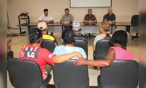Reunião discute situação de pessoas que “garimpam” no Aterro Sanitário, em Arapongas