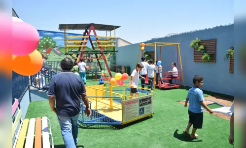 
							Apae de Jardim Alegre inaugura obras e recebe novos veículos
						
						