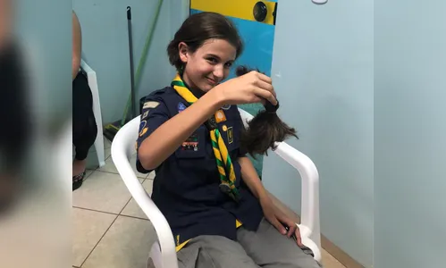 Menino de apenas 10 anos, corta o cabelo para transformar em peruca e ajudar pessoas com câncer
