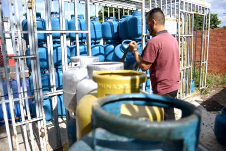 Gás de cozinha sofre novo reajuste​. Foto: Sérgio Rodrigo/Tribuna do Norte