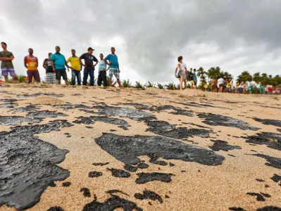 Óleo que vazou foi extraído de três campos na Venezuela, diz Petrobras