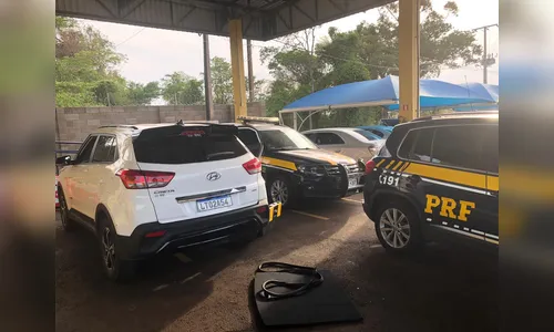 PRF recupera em Mandaguari veículo roubado no Rio de Janeiro